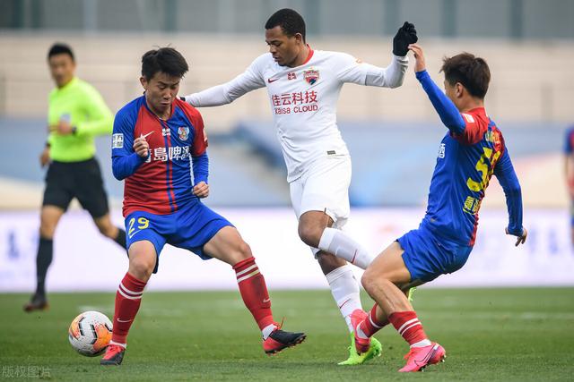 青岛黄海主场大胜深圳佳兆业,取得宝贵三分的简单介绍 青岛黄海主场大胜深圳佳兆业,取得宝贵三分的简单介绍