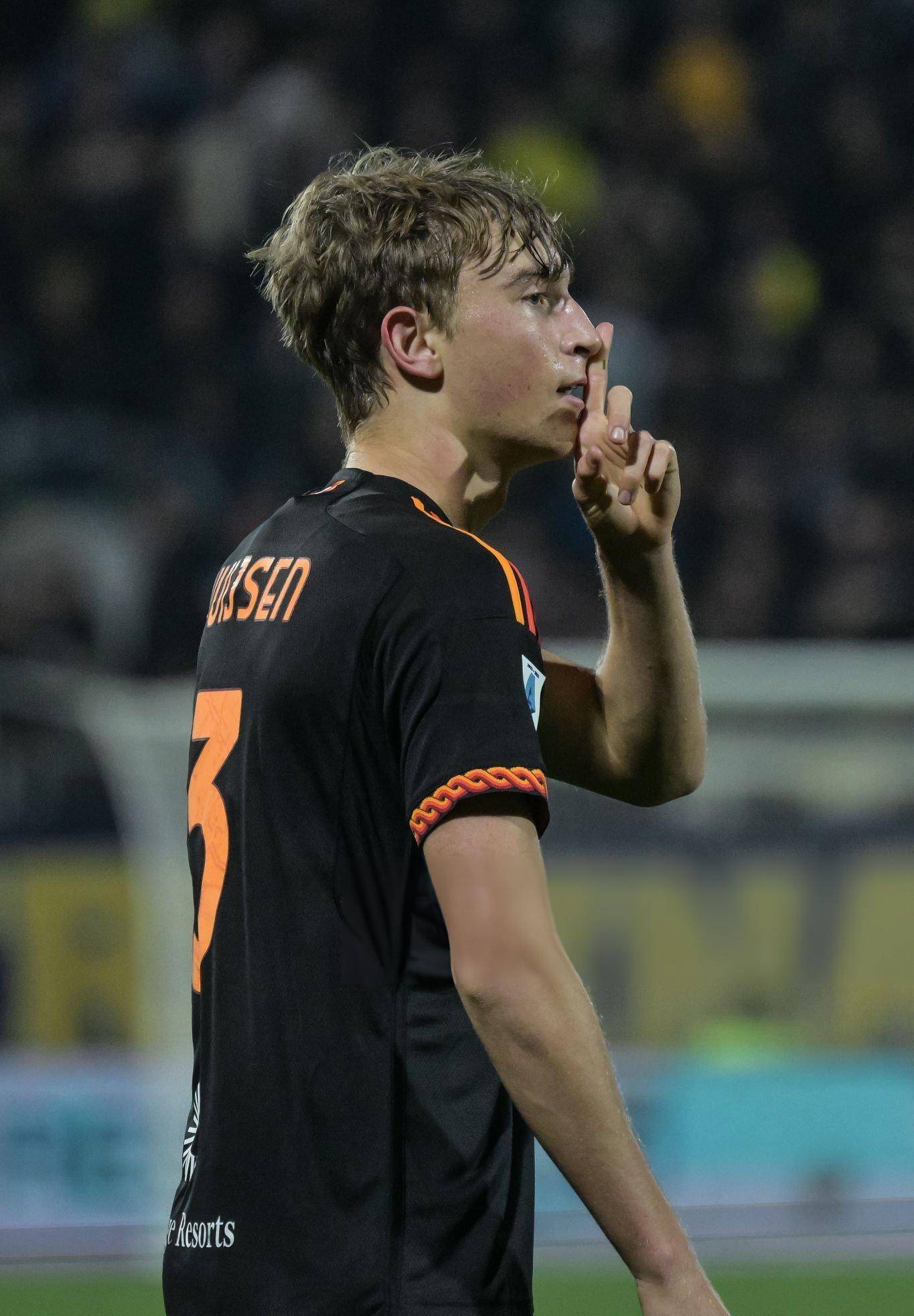 爱游戏在线登录-罗马客场战平卡利亚里，不失分岌岌可危的简单介绍