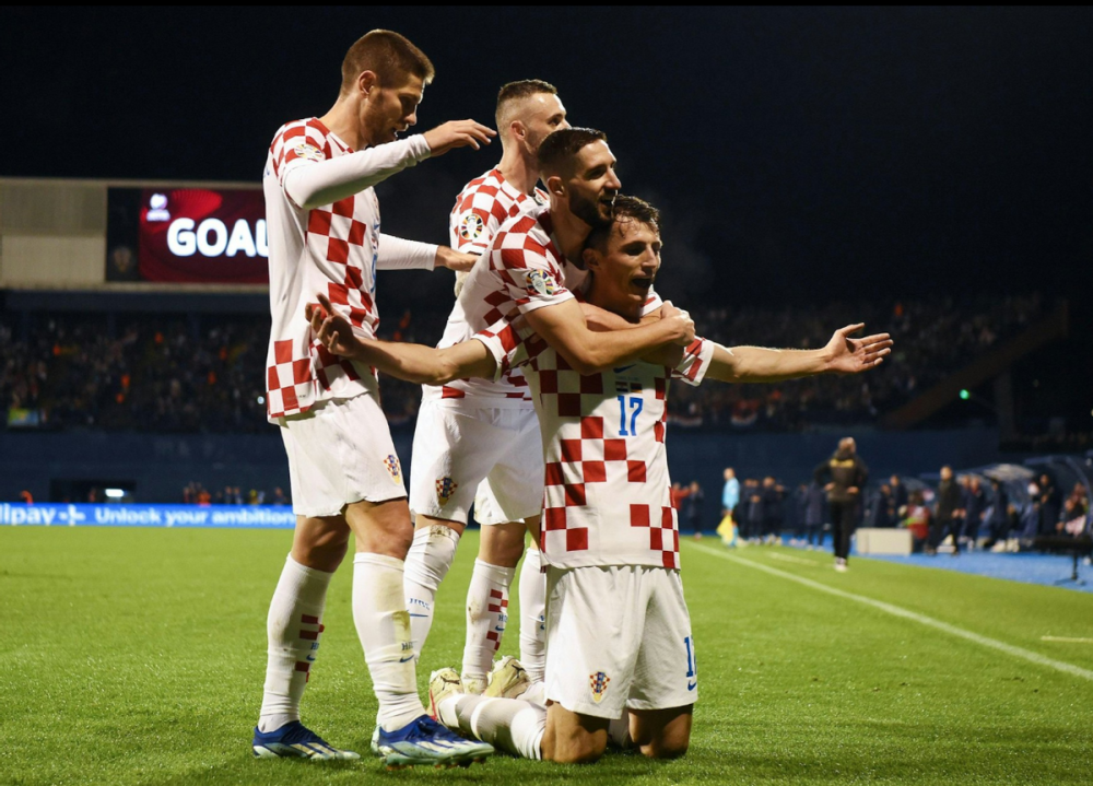 爱游戏中国官网-包含阿尔巴尼亚爆冷淘汰波兰，斯洛文尼亚意外击败西班牙的词条