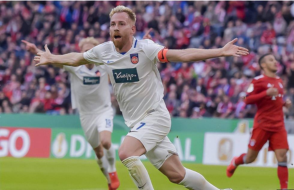 斯图加特遭遇连败,陷入保级危机 斯图加特遭遇连败,陷入保级危机