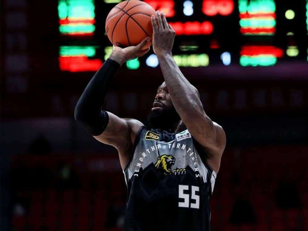 爱游戏官网-河南建业客场力克广州富力，状态逐渐复苏