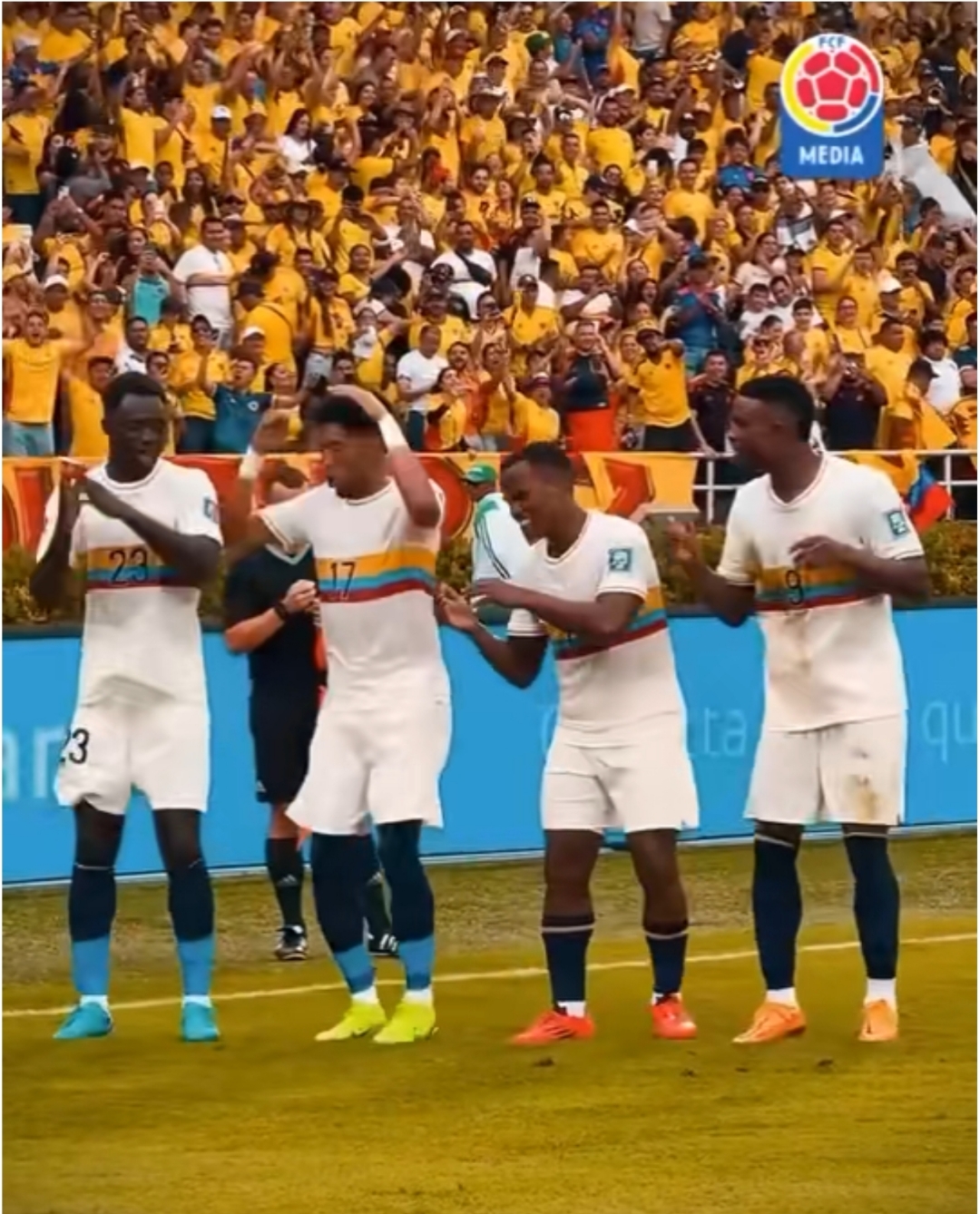 爱游戏app下载-哥伦比亚足球队在比赛中展现出强大实力，晋级四强的简单介绍