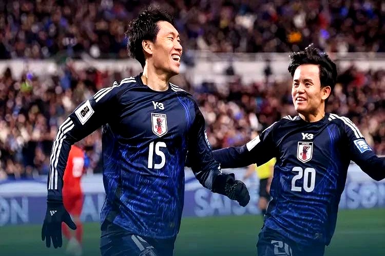 关于费拉拉球员禁区内抢点得手,帮助球队锁定胜局的信息 关于费拉拉球员禁区内抢点得手,帮助球队锁定胜局的信息