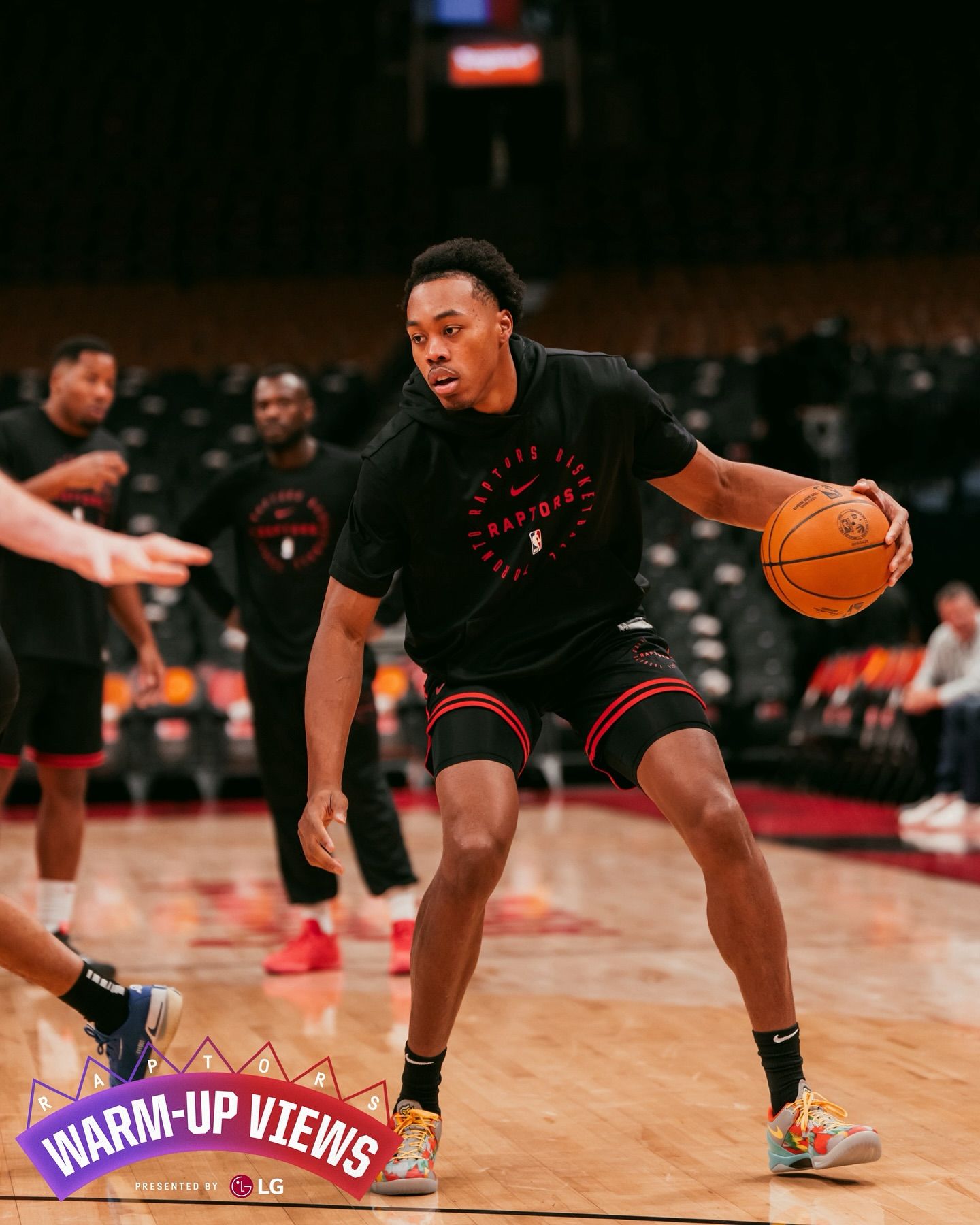 猛龙核心复出后即砍分,队友相继追加得分 猛龙核心复出后即砍分,队友相继追加得分