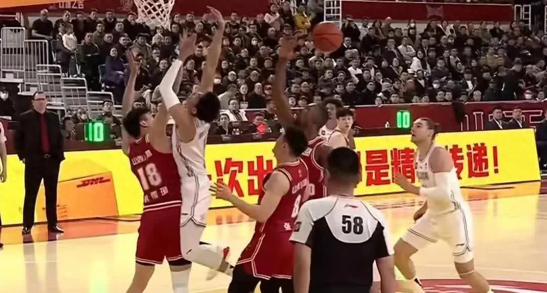 爱游戏app-福建男篮主场力克山东，复仇成功的简单介绍