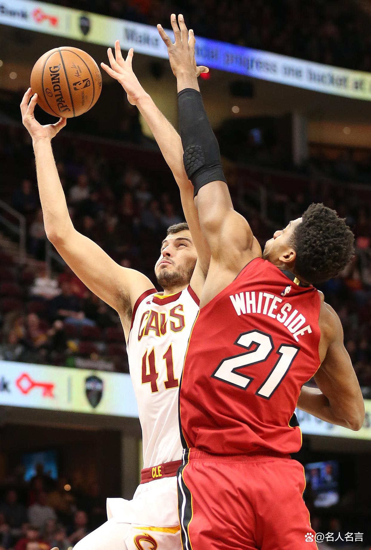 爱游戏官网入口-灰熊主场大胜公牛，雷霆客场失利