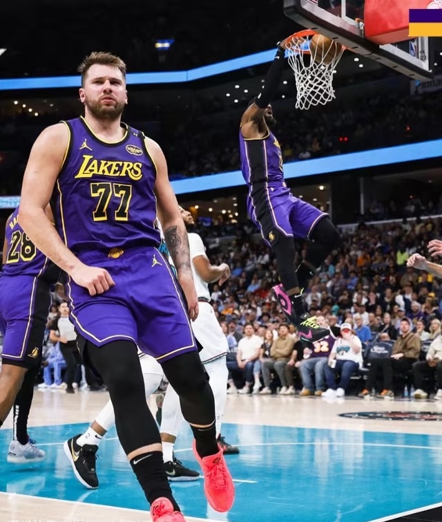 包含湖人惊险击败热火，稳守东部前四的词条