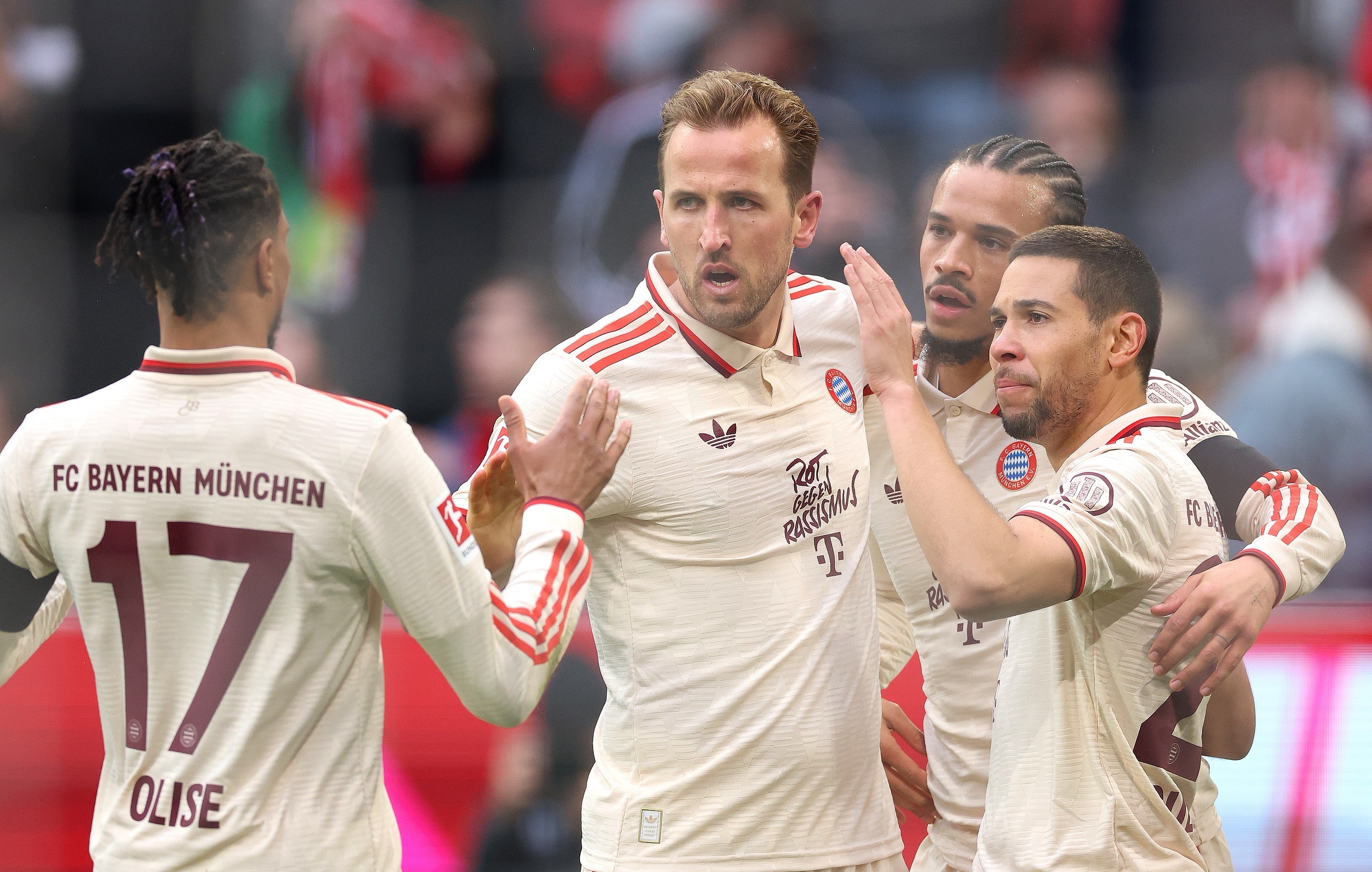 包含拜仁慕尼黑坚挺阵型,力保欧冠前进的词条 包含拜仁慕尼黑坚挺阵型,力保欧冠前进的词条