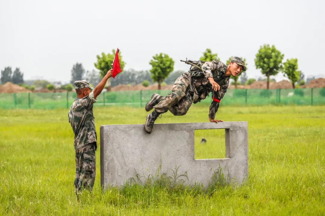 包含佛山海内追梦队面对困境,全力以赴争夺胜利的词条 包含佛山海内追梦队面对困境,全力以赴争夺胜利的词条