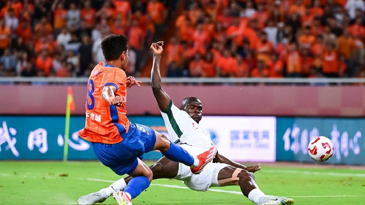 富力主场惨败国安,遗憾的地方在于防线的漏洞 富力主场惨败国安,遗憾的地方在于防线的漏洞