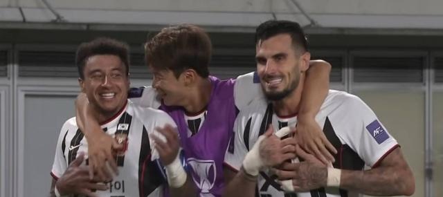 火爆!亚冠比赛中的激烈对决让人热血沸腾的简单介绍 火爆!亚冠比赛中的激烈对决让人热血沸腾的简单介绍