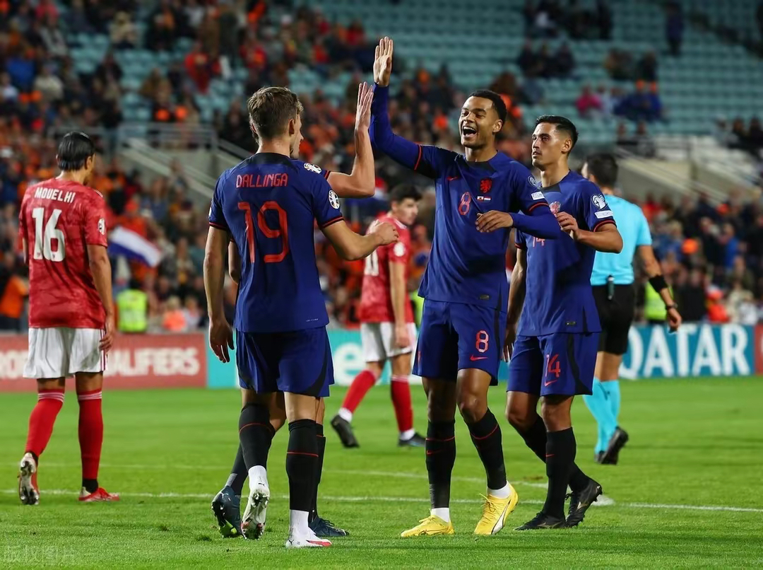 爱游戏入口-欧预赛赛场上演巅峰对决，谁能笑到最后的简单介绍