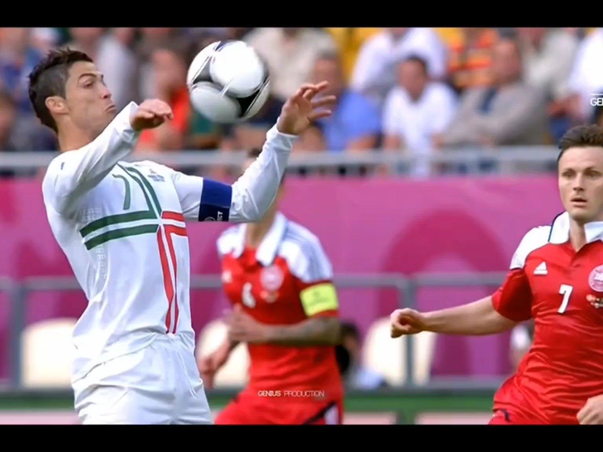 爆发比赛热情!足球盛事舞台上演的简单介绍 爆发比赛热情!足球盛事舞台上演的简单介绍