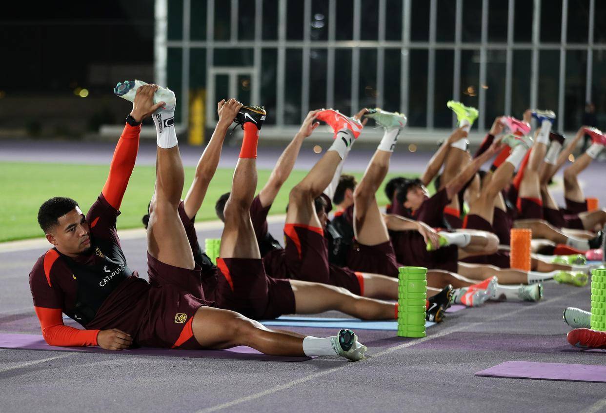 重要赛事吸引无数球迷热情关注 重要赛事吸引无数球迷热情关注