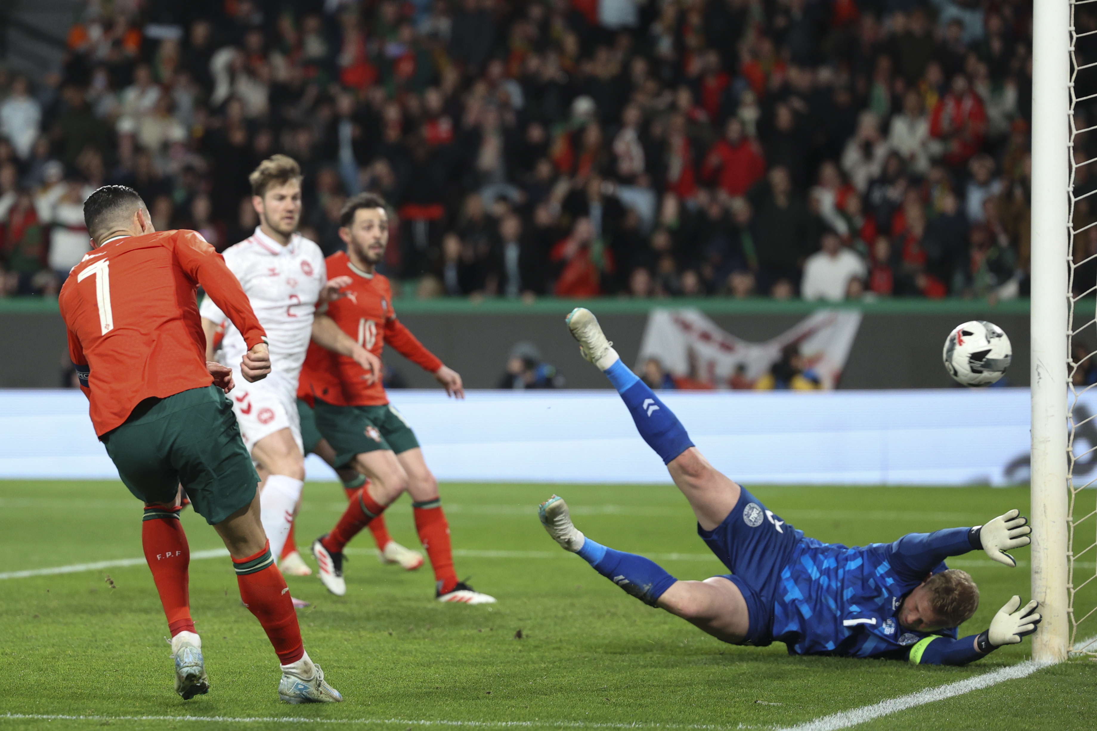 欧洲国家足球赛震撼开幕，强队对阵引人关注的简单介绍