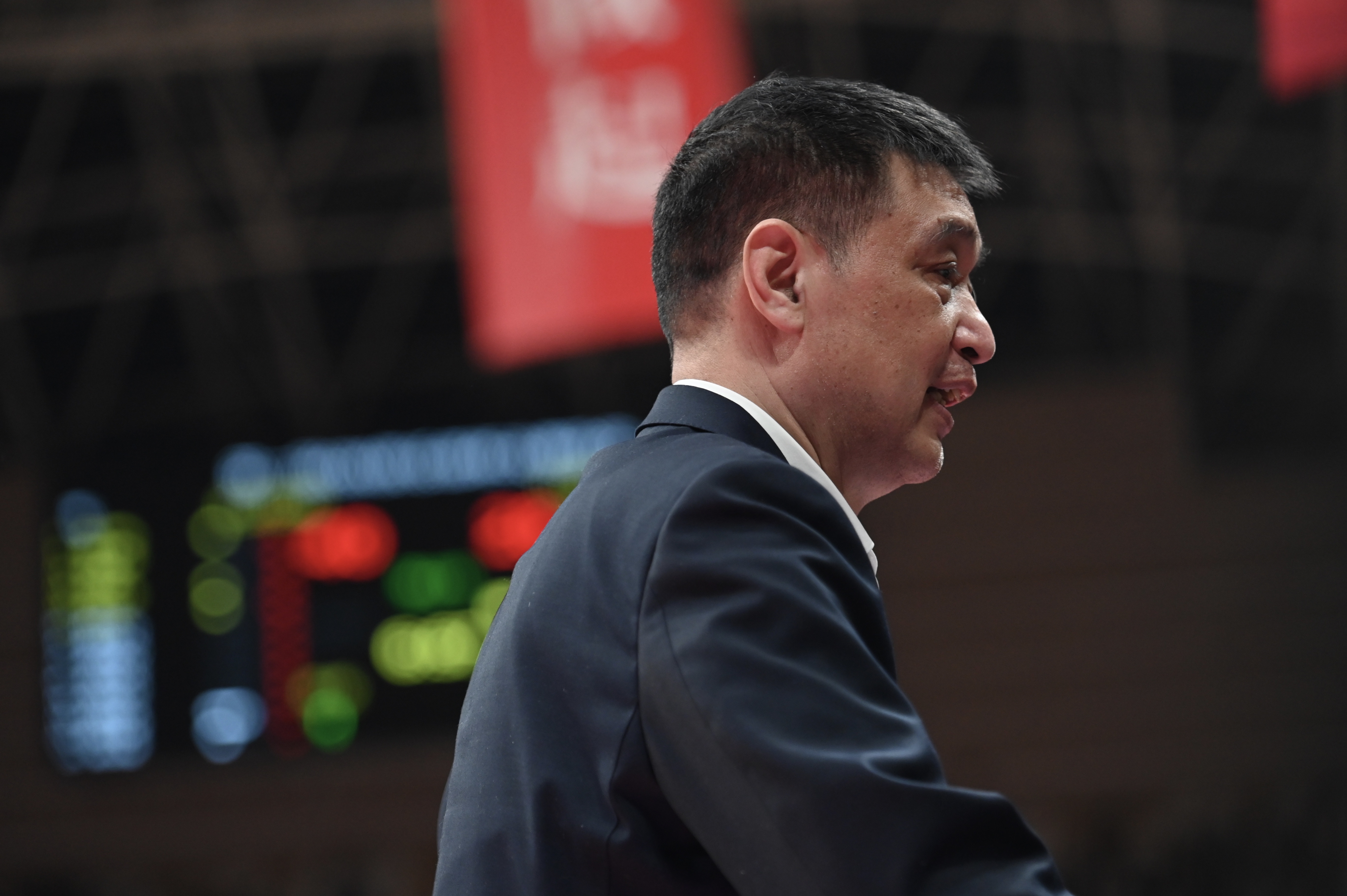 爱游戏亚洲官网-传闻四起，球队换帅消息频传