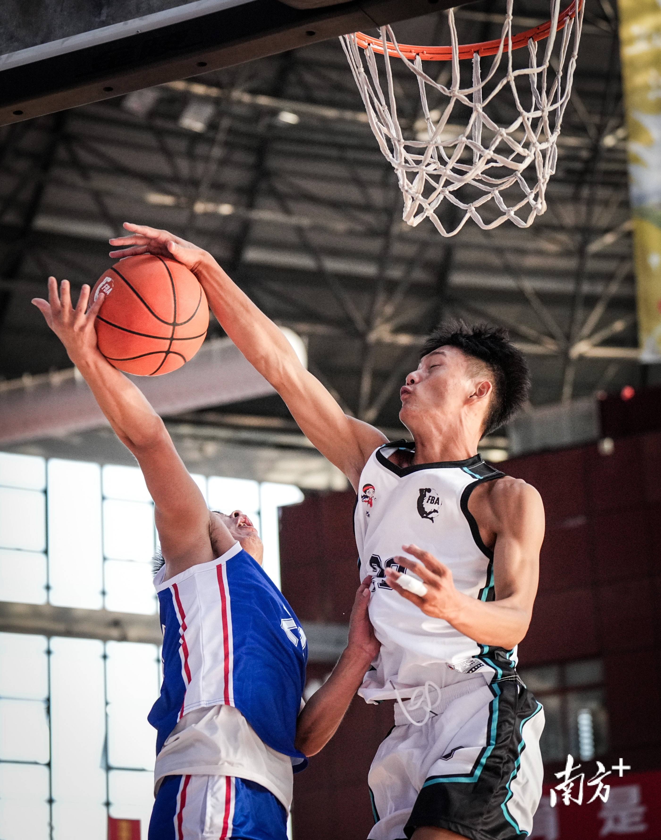 爱游戏app下载-关于精彩花絮：篮球比赛现场气氛火爆，精彩纷呈的信息