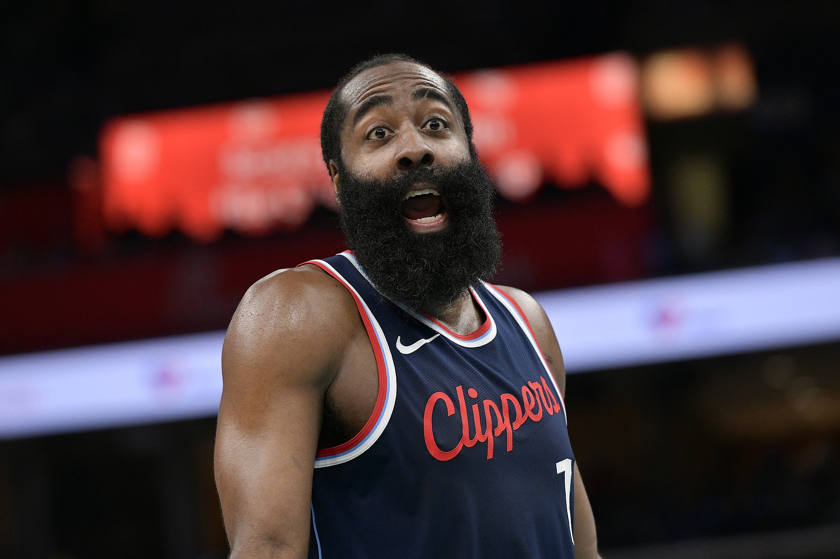 快船后卫领衔砍下高分,成为比赛得分王的简单介绍 快船后卫领衔砍下高分,成为比赛得分王的简单介绍