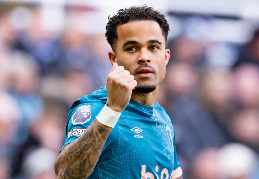 爱游戏中国官网-包含切尔西主场战平伯恩茅斯，防守略显漏洞的词条