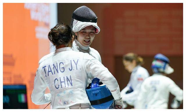 爱游戏官方登录入口-火爆实况回放：女队全力以赴，豪取胜利的简单介绍