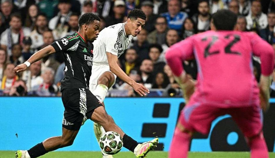 包含皇马中场核心状态回勇,欧冠比赛再掀巅峰之争的词条 包含皇马中场核心状态回勇,欧冠比赛再掀巅峰之争的词条